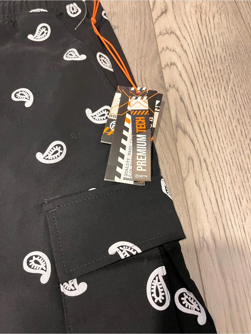 Black Paisley Print Men's Cargo Pants